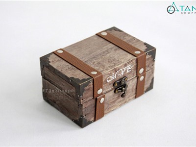 Rương gỗ vintage viết chữ làm hộp quà